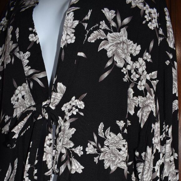 Spiritual Gangster Robe Coverup Long Kimono Black Floral Print Lightweight - Picture 6 of 11